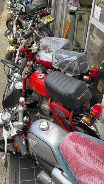 auction image thumbnail 9