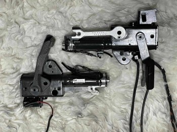 Tested and Working - Set of Used BMW Genuine Z4 E85 Hydraulic Cylinders for Soft Top Replacement - Left and Right