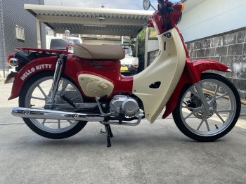 ☆Brand New & Rare☆ Reiwa 7 Registration☆ Super Cub 110 Hello Kitty 50th Anniversary