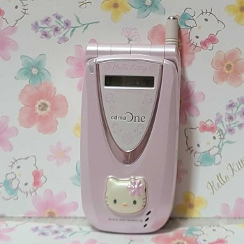 Super Rare Hello Kitty Retro Flip Phone Pink Model C401SA from 2001